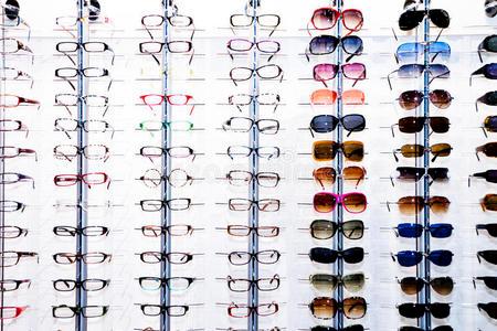 眼镜销售眼镜图片